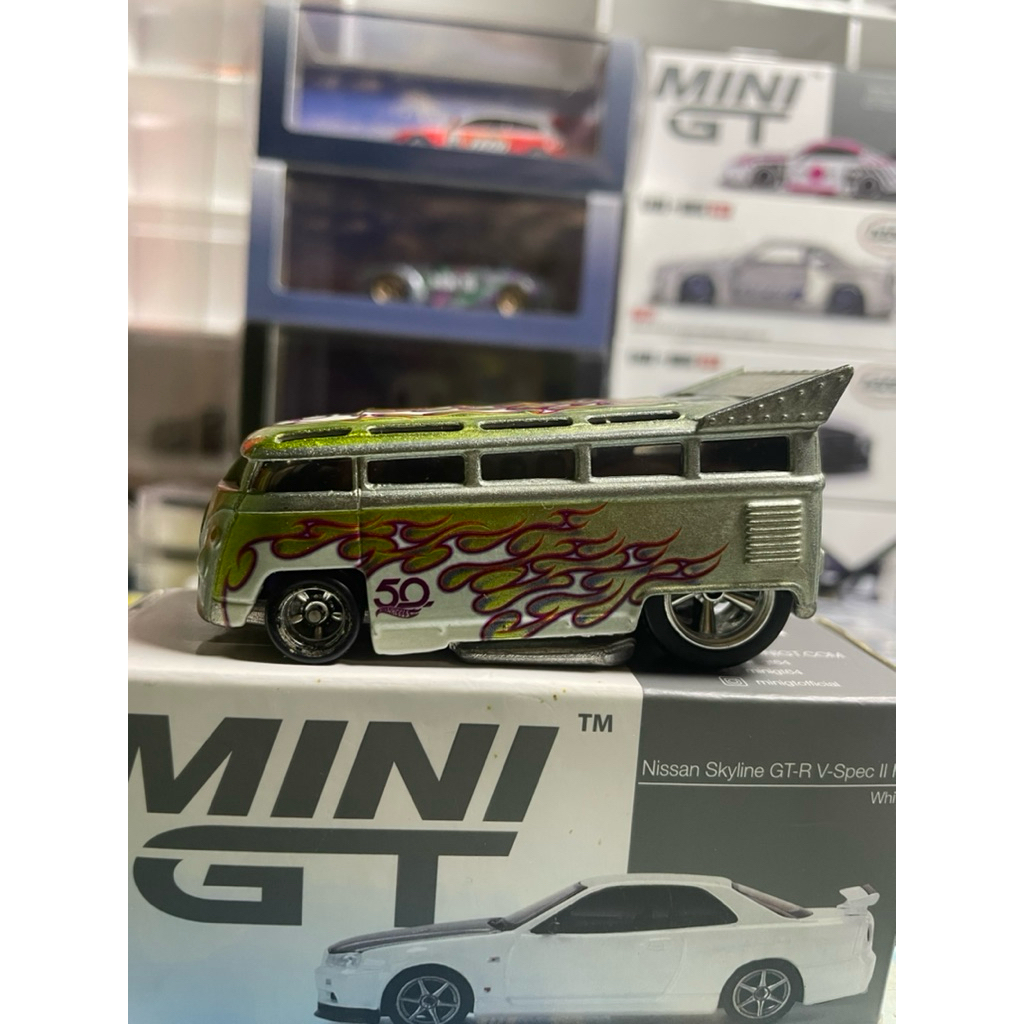 hotwheels volkwagon drag bus