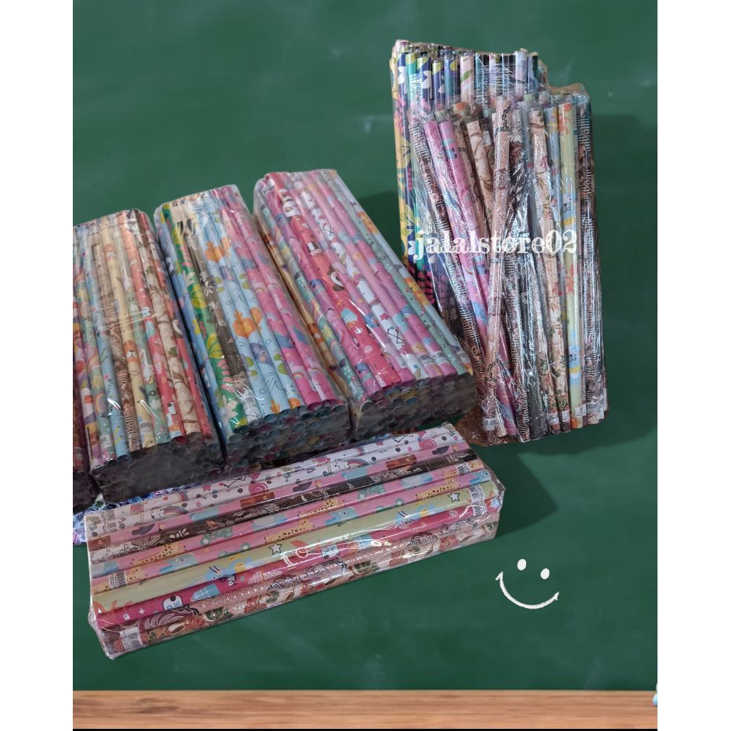 

50 pcs kertas kado sudah di gulung tersedia motif (karakter,bunga,batik)