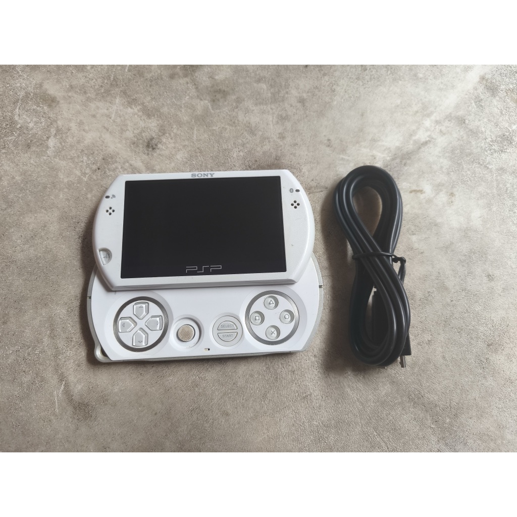 Playstation Portable PSP Go White 16GB Full Game 28