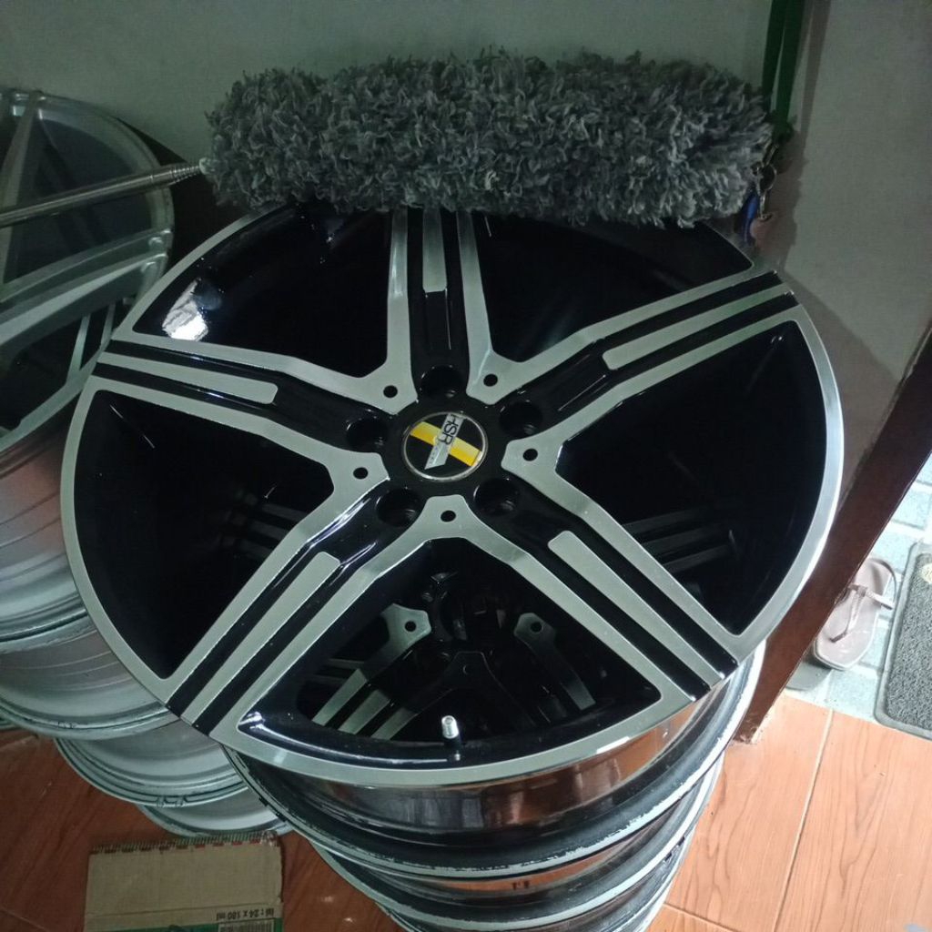 velg amg hsr ring 18