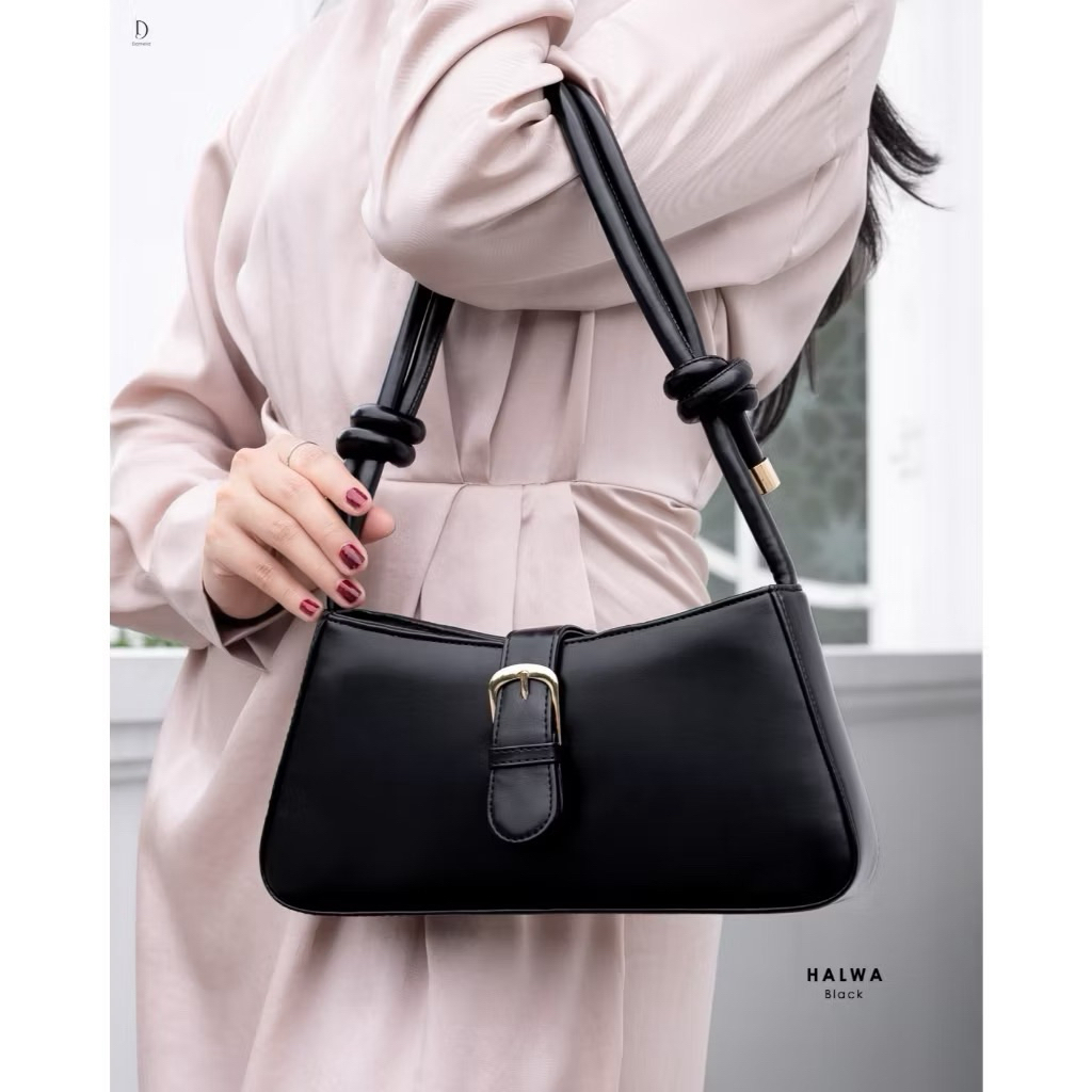 Preloved Halwa bag Damelia