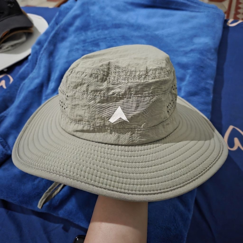 Preloved Topi Eiger JR Moorland Rimba Hat