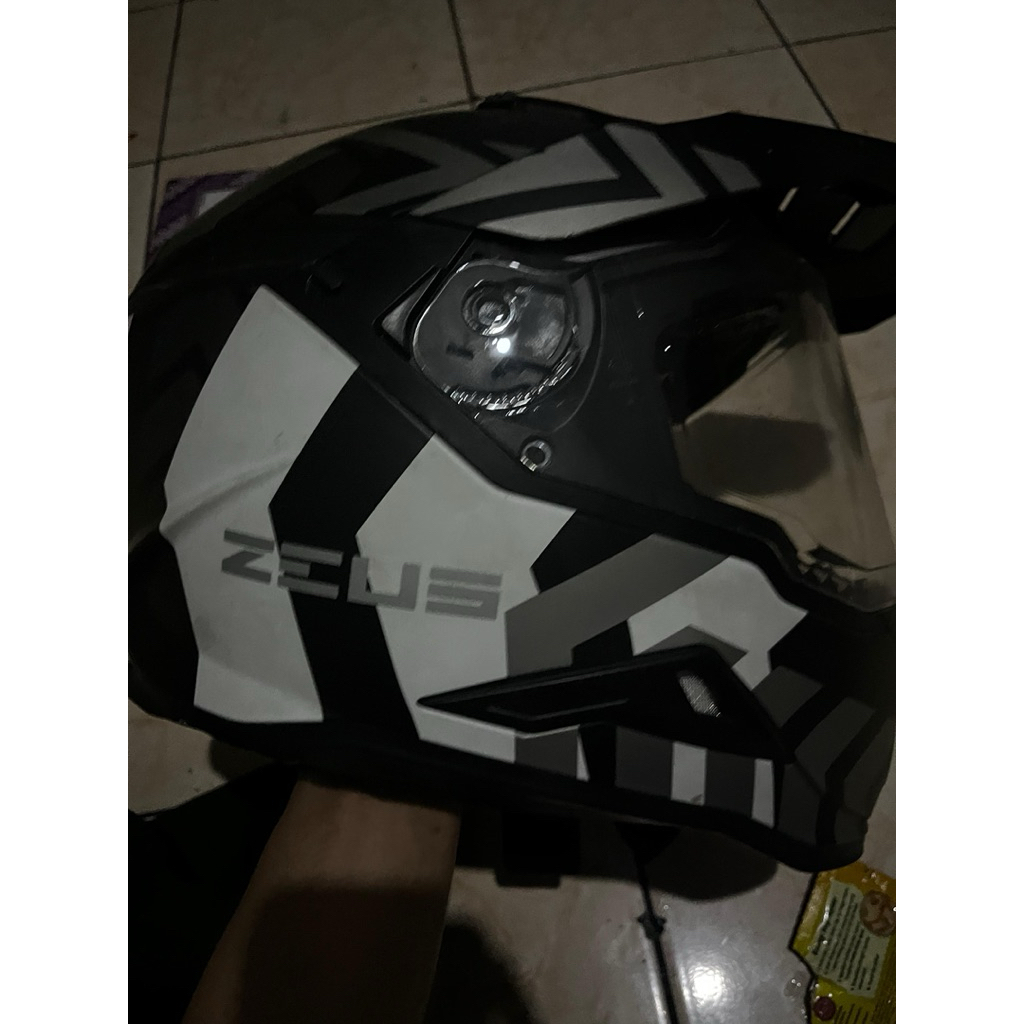 zeus helm zs913
