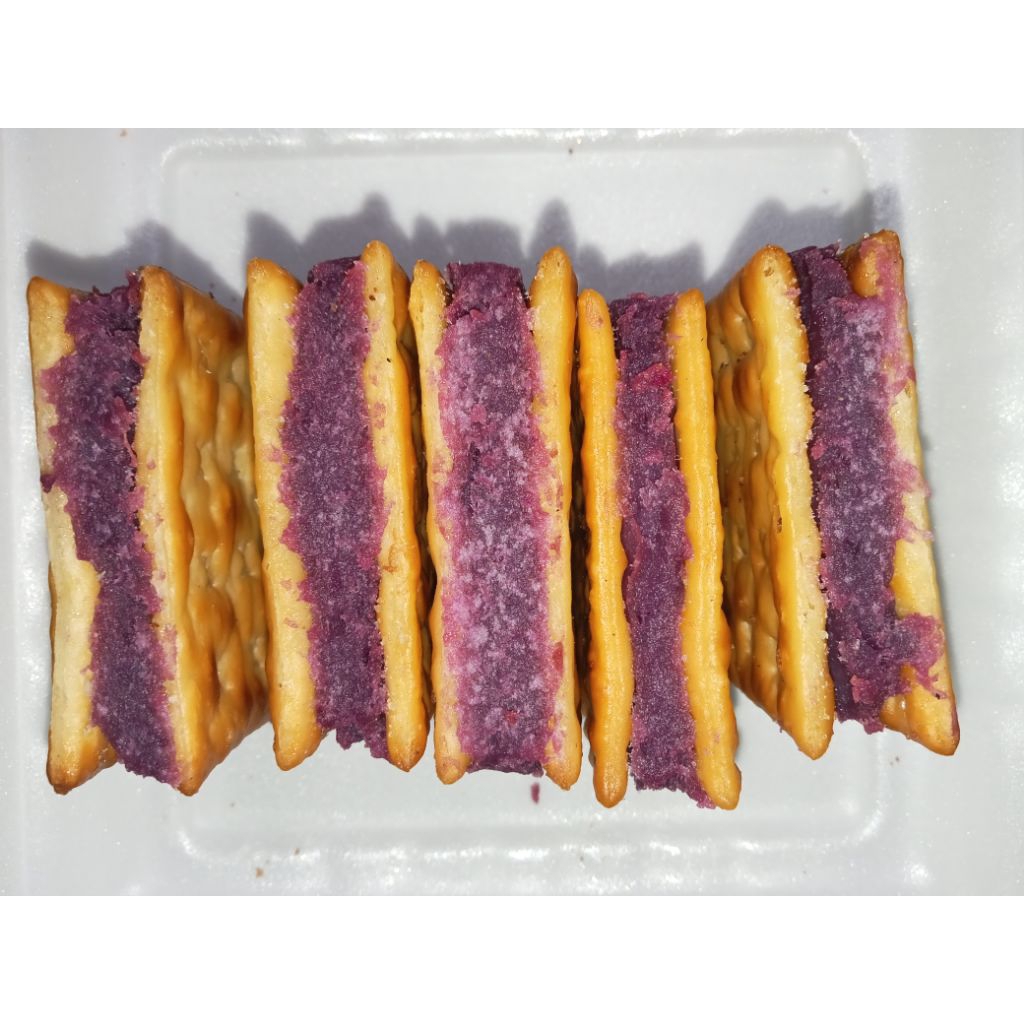 

KUE GABIN UBI UNGU SATU PAK ISI 10