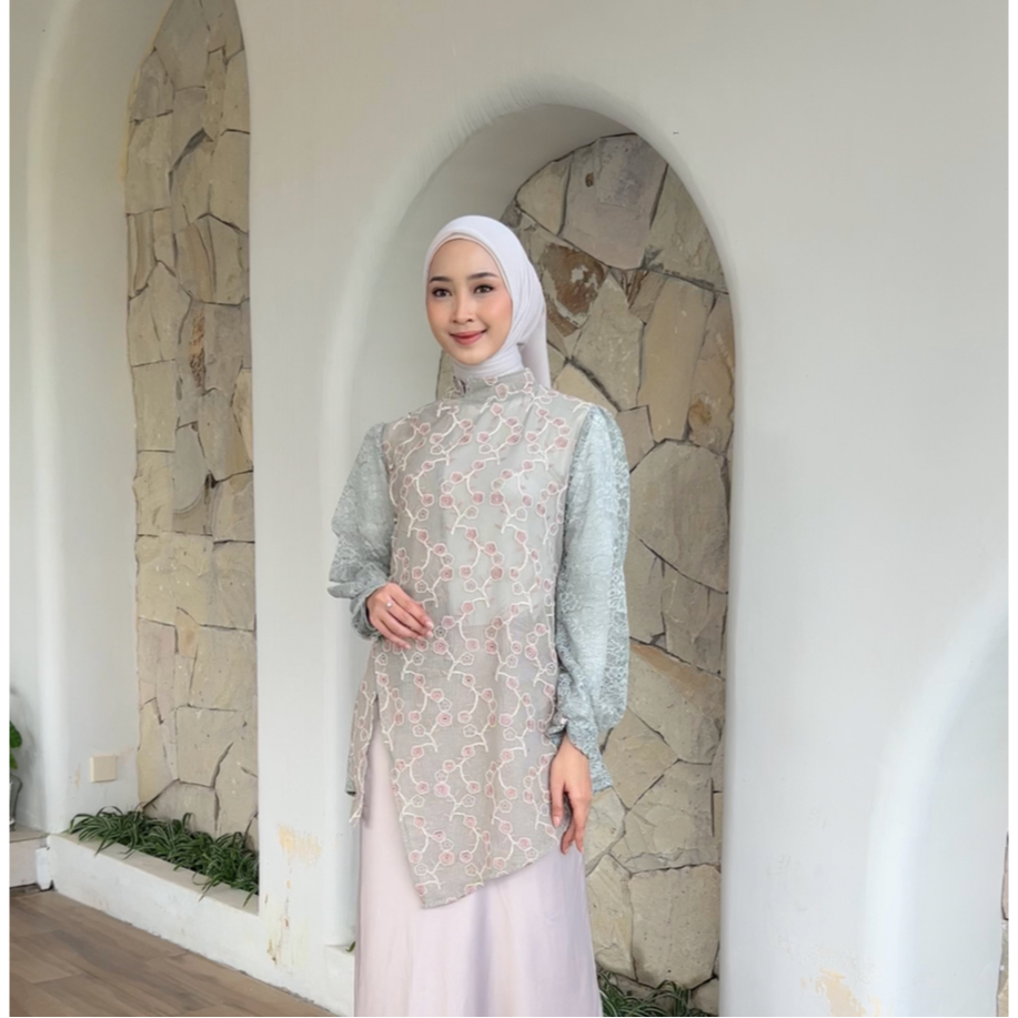 Delova Wardrobe - SAFIRA Blouse Brukat Vintage Premium Bordir Stylish | Outfit Atasan Wanita Modern Outer Rompi Vest Tali Renda Luaran Baju Pakaian Tulle Lace Tile Brokat untuk Lebaran Raya Kebaya Kondangan Kekinian Simple