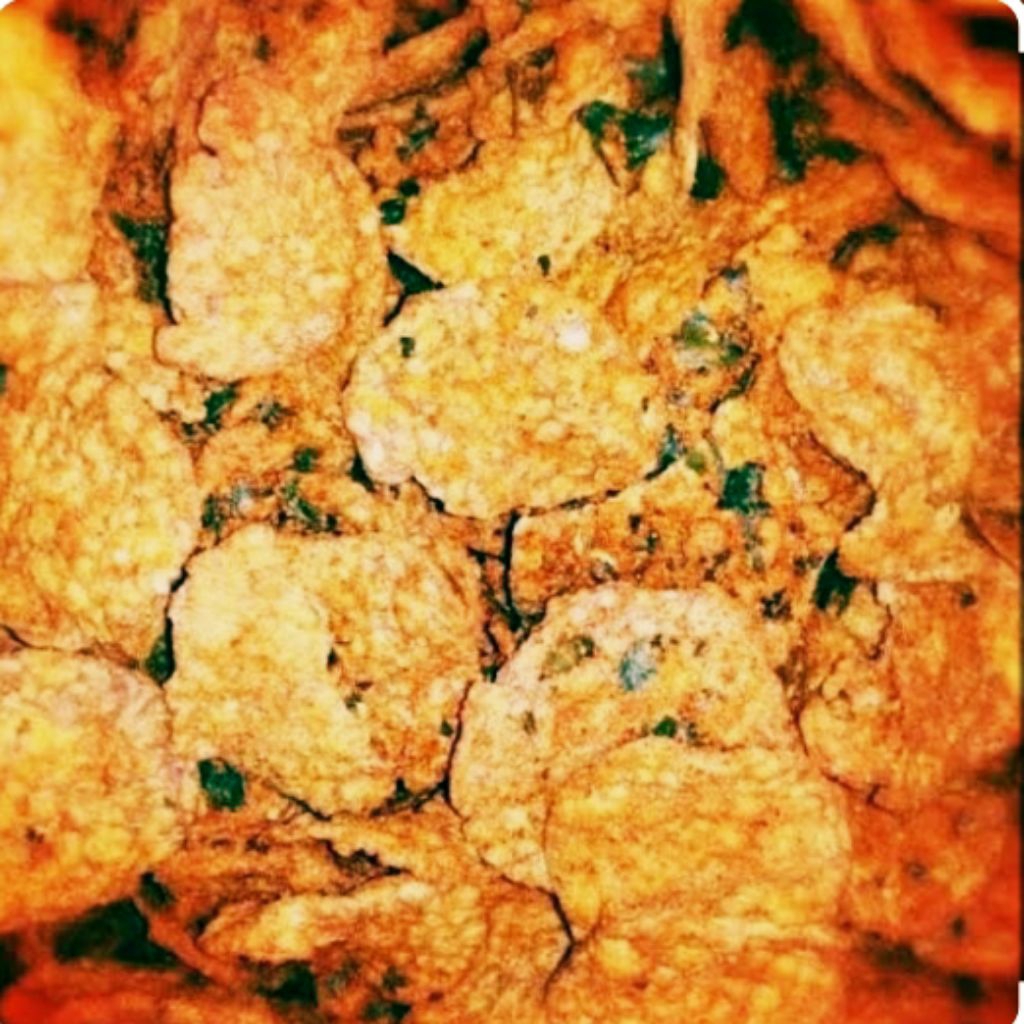 

TEMPE CRISPY PEDAS DAUN JERUK 100gr