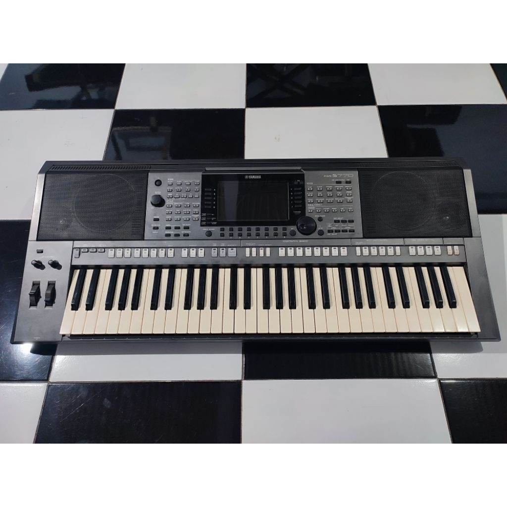 Yamaha PSR S 770