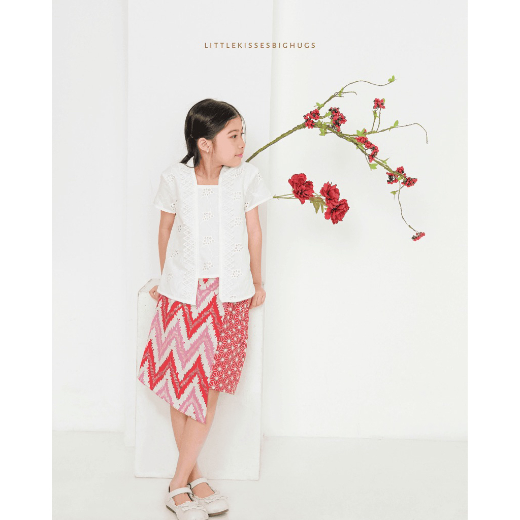 Littlekisses: Putri Kebaya (Kebaya bordir kutubaru putih anak & dewasa)