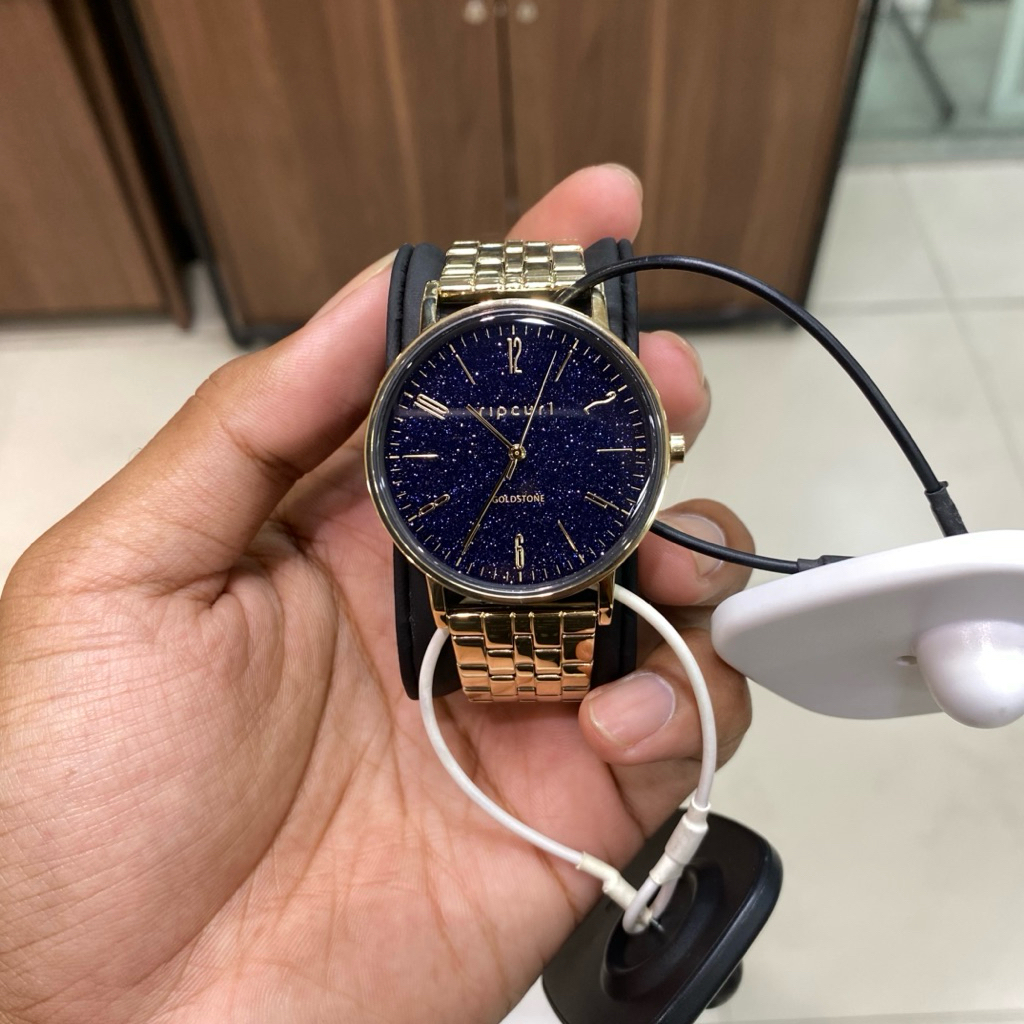 Jam Tangan Ripcurl RipCurl Latch Goldstone SSS A3261G‑70 – Jam Analog Wanita Stainless Steel 39 mm G