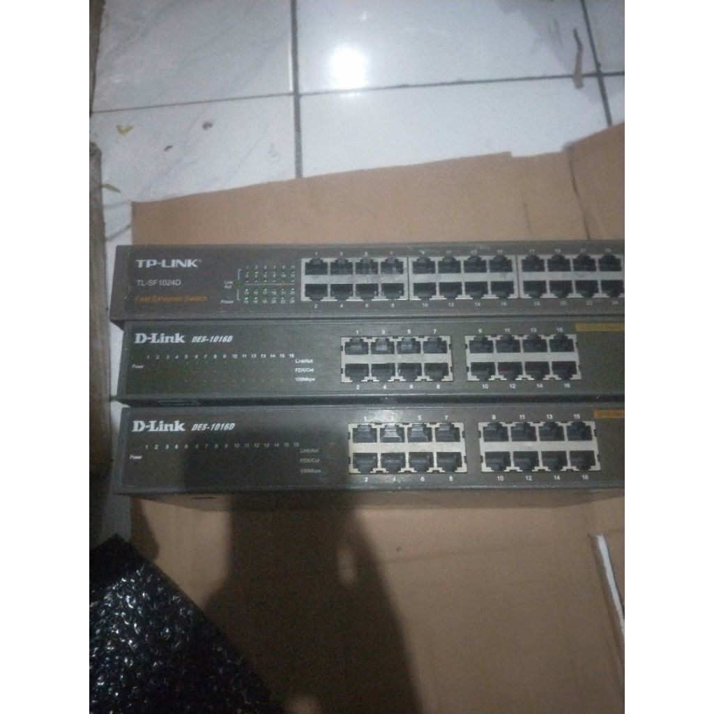 hub dlink 24 port dan 16 port