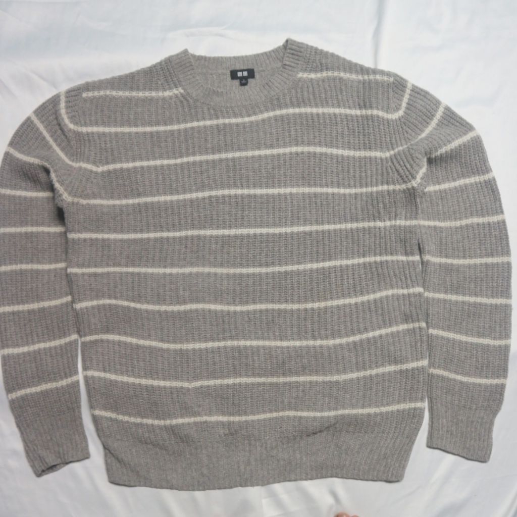 UNIQLO Stripes Salur Lidi Grey Abu Putih Knitwear Sweater Sweatshirt Crewneck Rajut Wool Jaket