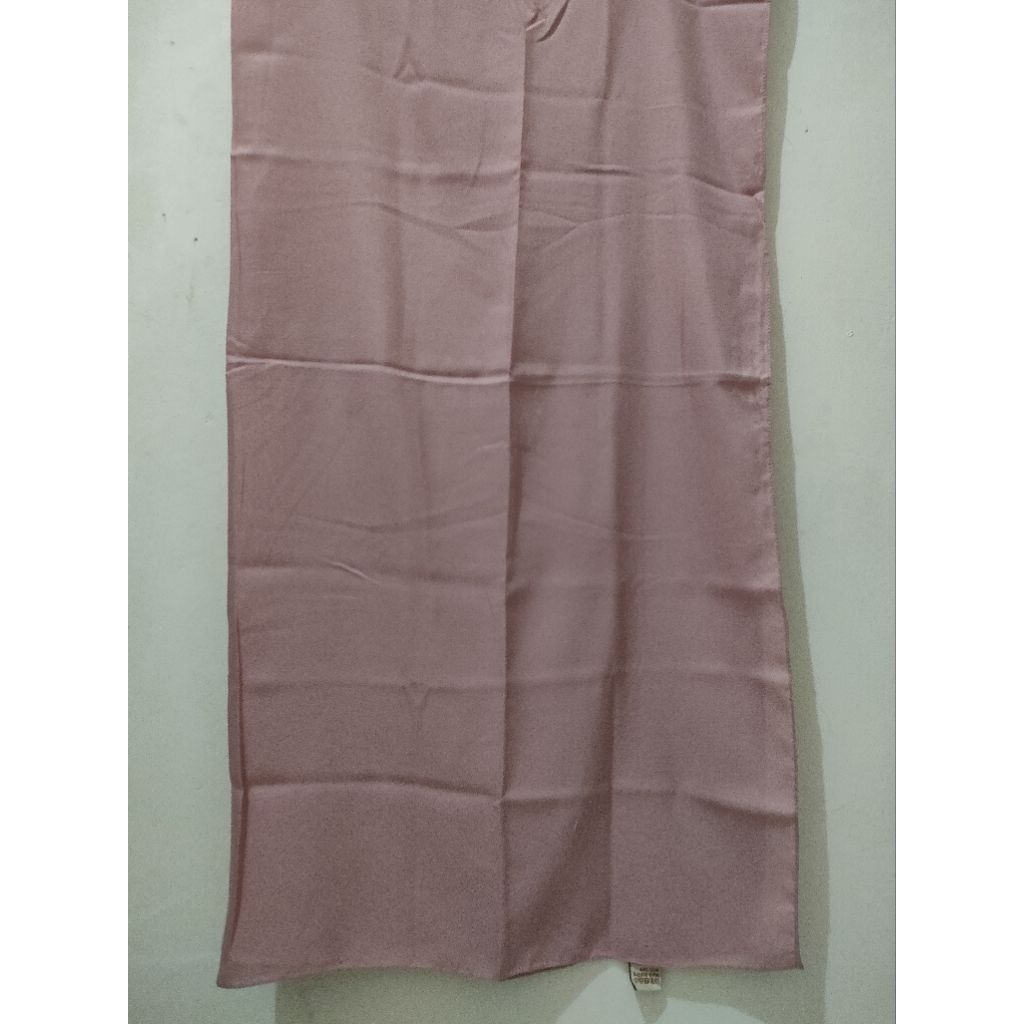 hijab segiempat voal dusty pink
