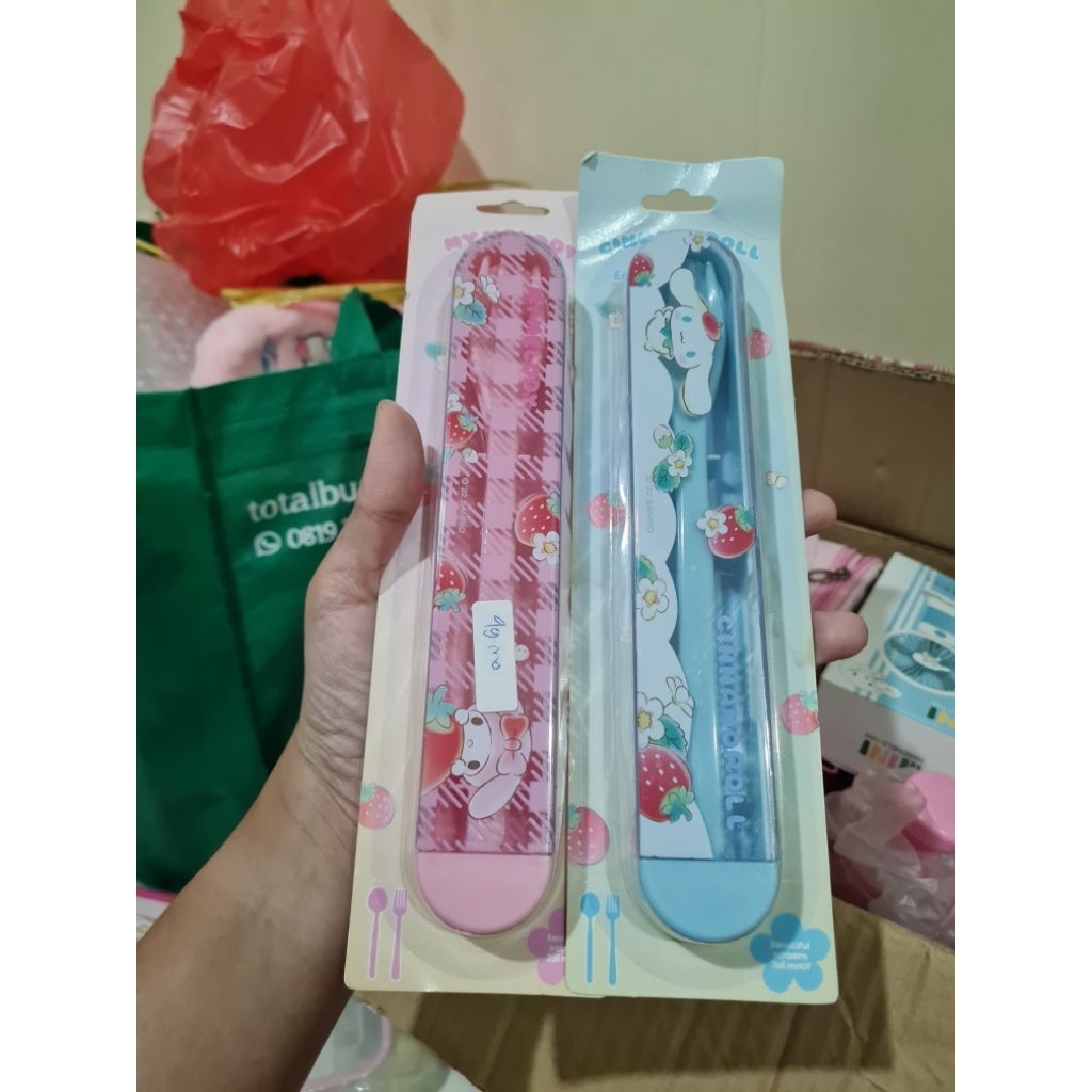 SET SENDOK ALAT MAKAN MINISO