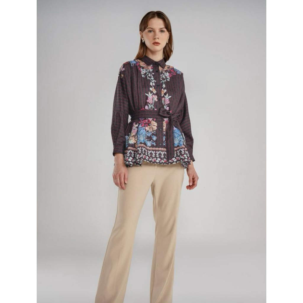 Benang Jarum Floral Symphony Batwing Shirt - Poppy