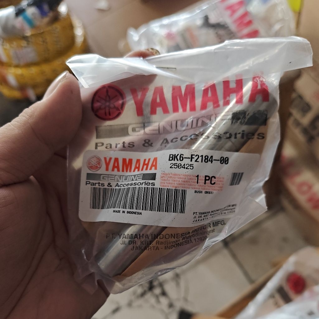 bos swing arm belakang vixion r, r15 v3 ori yamaha (harga 1)