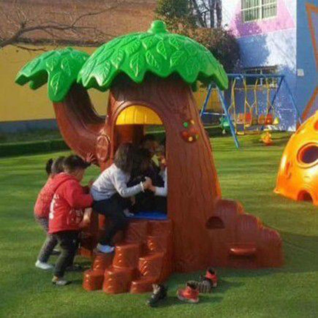 Rumah pohon wahana bermain anak