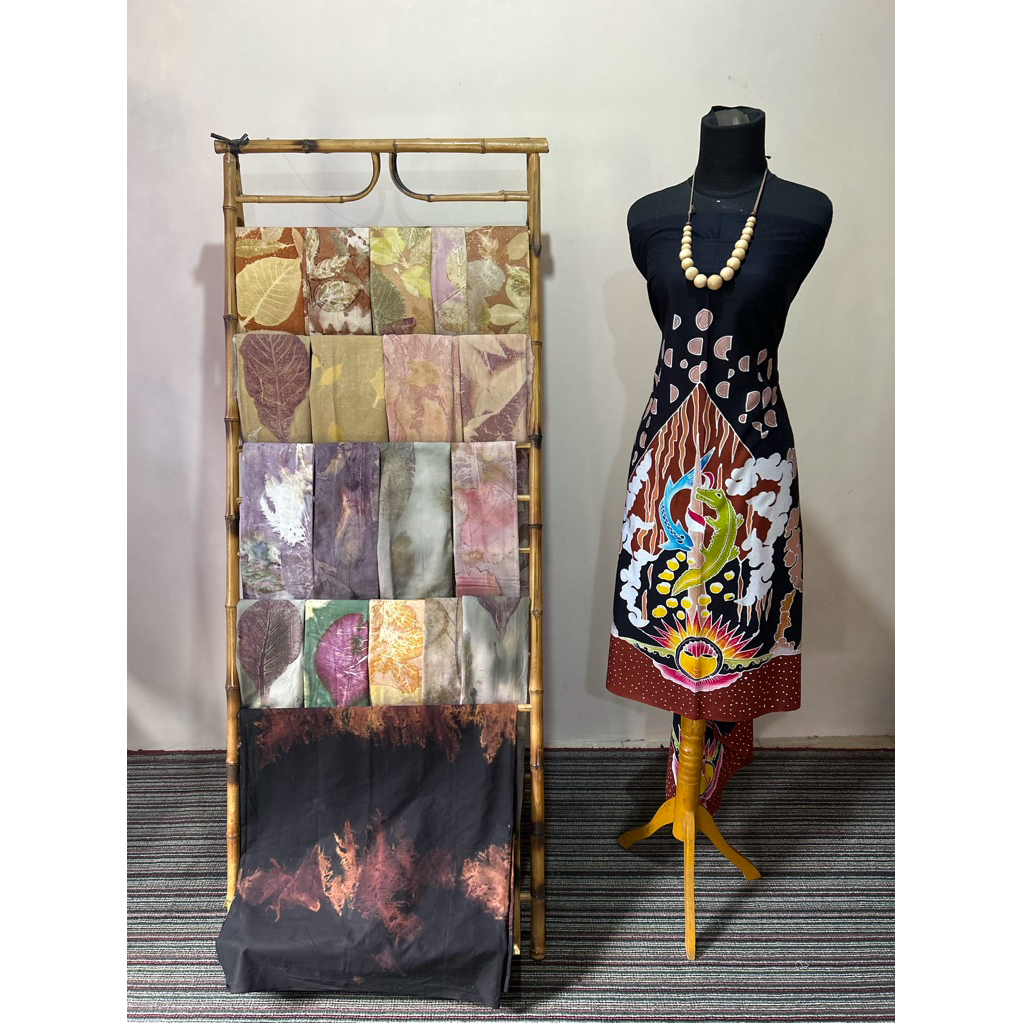 Kain Batik Tulis Motif Surabaya / Kain Bahan Batik Tulis Motif Surabaa / Atasan Bawahan Batik Peremp