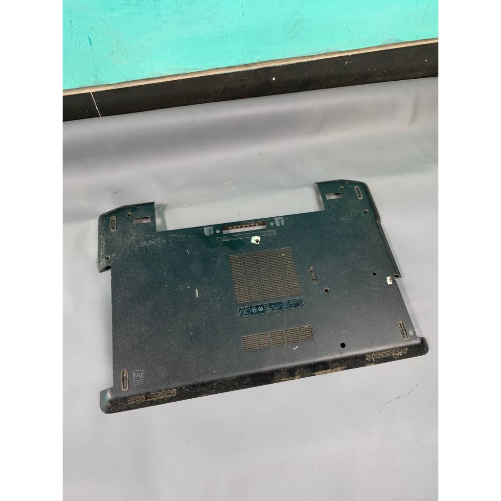 Case casing Cover Bottom Bawah Laptop Dell Latitude E6420  second kondisi baik copotan original