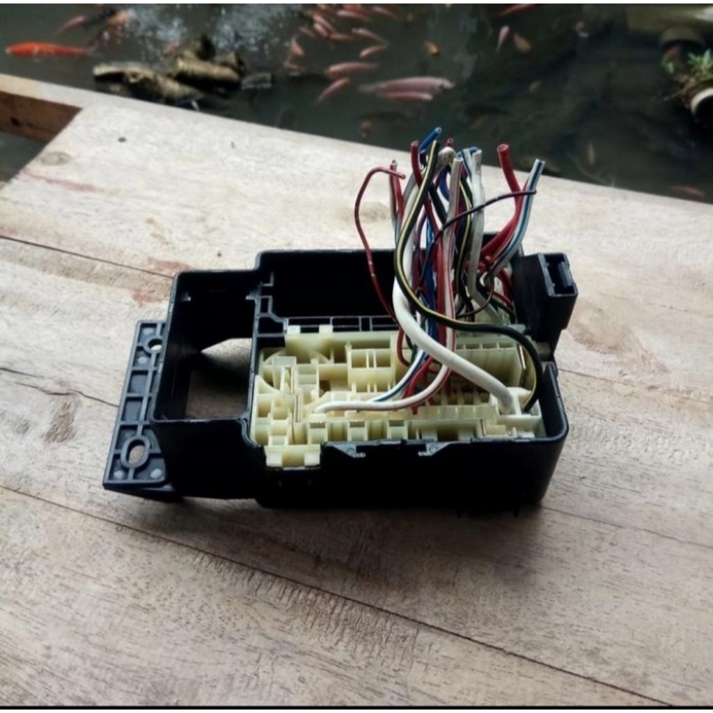 fuse box / kotak box sekring sikring Toyota kijang kapsul efi lgx lsx 7k