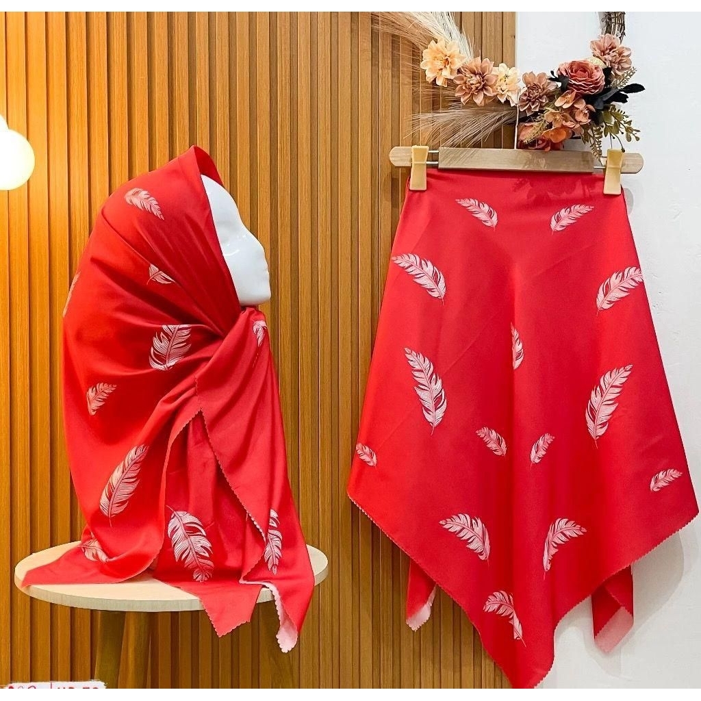 HIJAB SEGI EMPAT VOAL MOTIF BULU MERAH