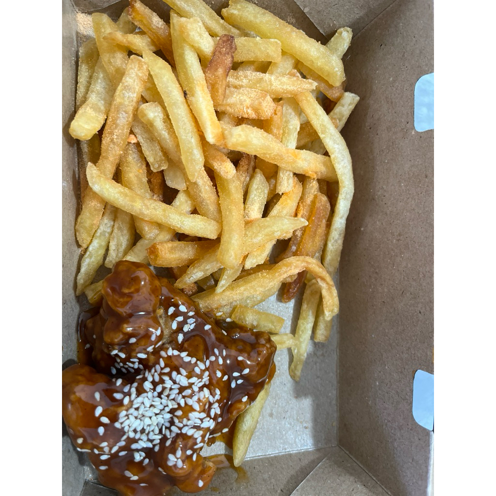 

Paket nasi / kentang fried chicken saus lada hitam