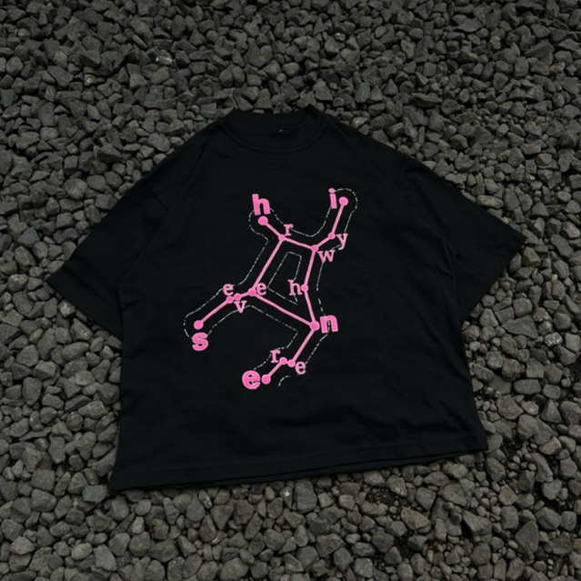 Shine.Everywhere - T-Shirt Boxy Directions Hitam Unisex - Cotton Combed 20s
