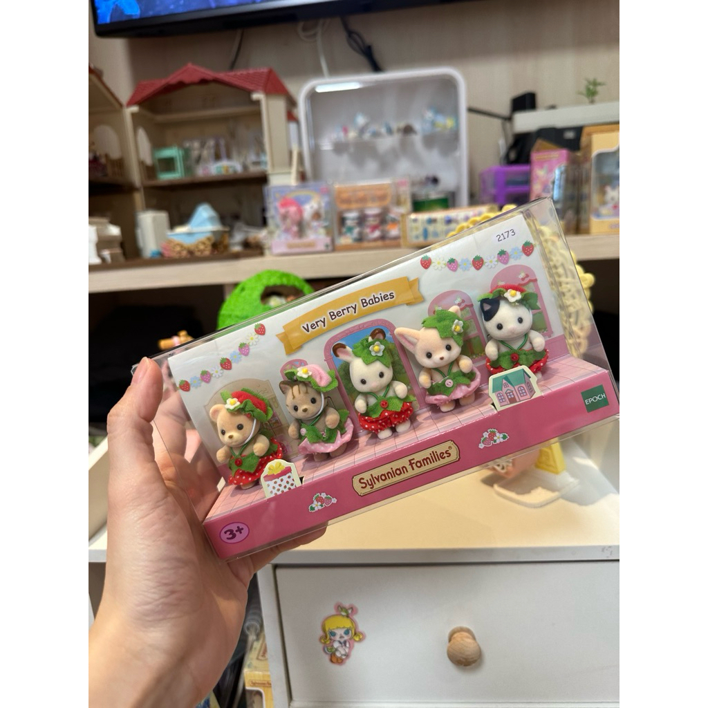 - READYSTOCK - ONE SET FULL EDITION RARE ORIGINAL SYLVANIAN FAMILIES  Cherry Rare Keychain Flora Cie