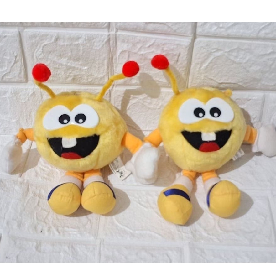 boneka kuning original brang wywy wonderspace wonder space mirip emoji mnm m&m sungut alien