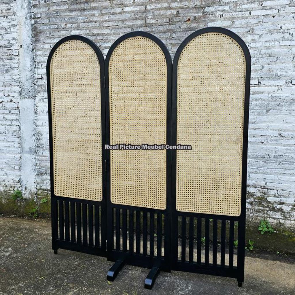 penyekat ruangan kayu jati , sketsel kayu jati mix rotan , pembatas ruangan kayu