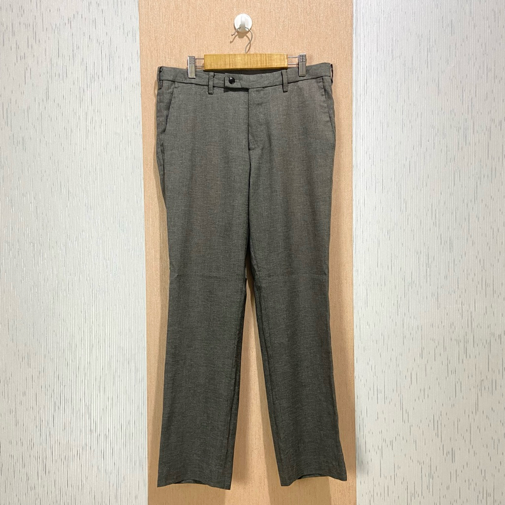 Work Pants UNIQLO AIRSENSE (Ultra Light) / Celana Bahan Pria / JP284 / Size 31