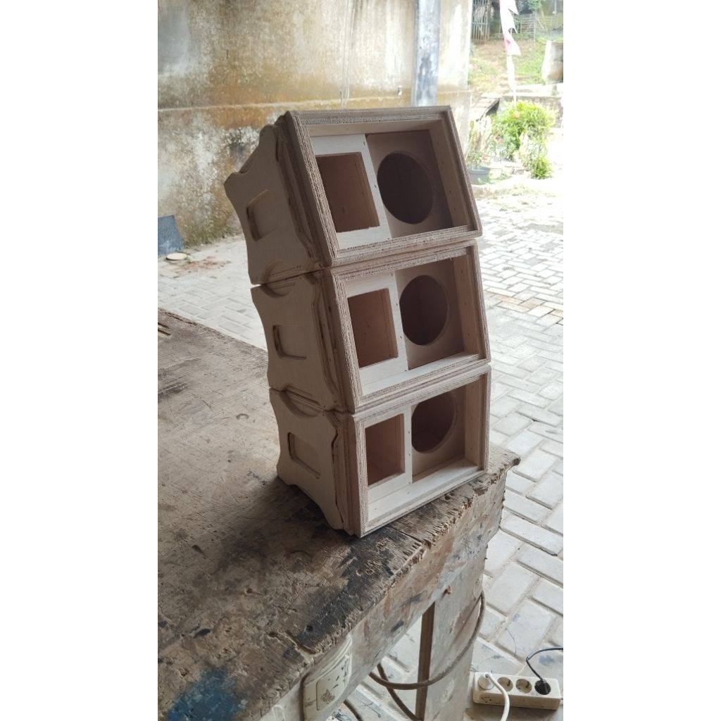 BOX SPEAKER LINE ARRAY 4 INCH