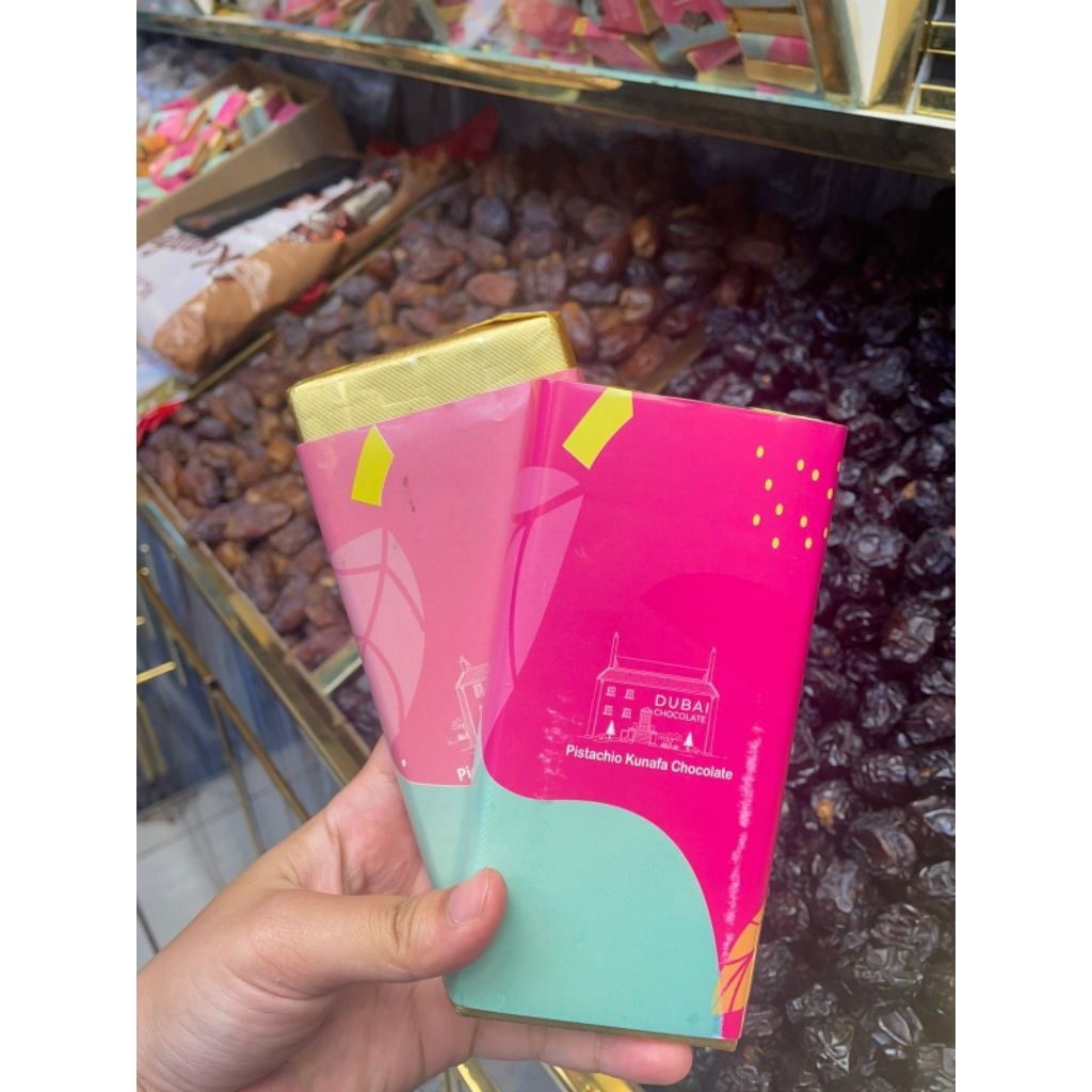 

Coklat Dubai Madinah Premium – Oleh-oleh Haji Umrah Halal & Elegan 200gr