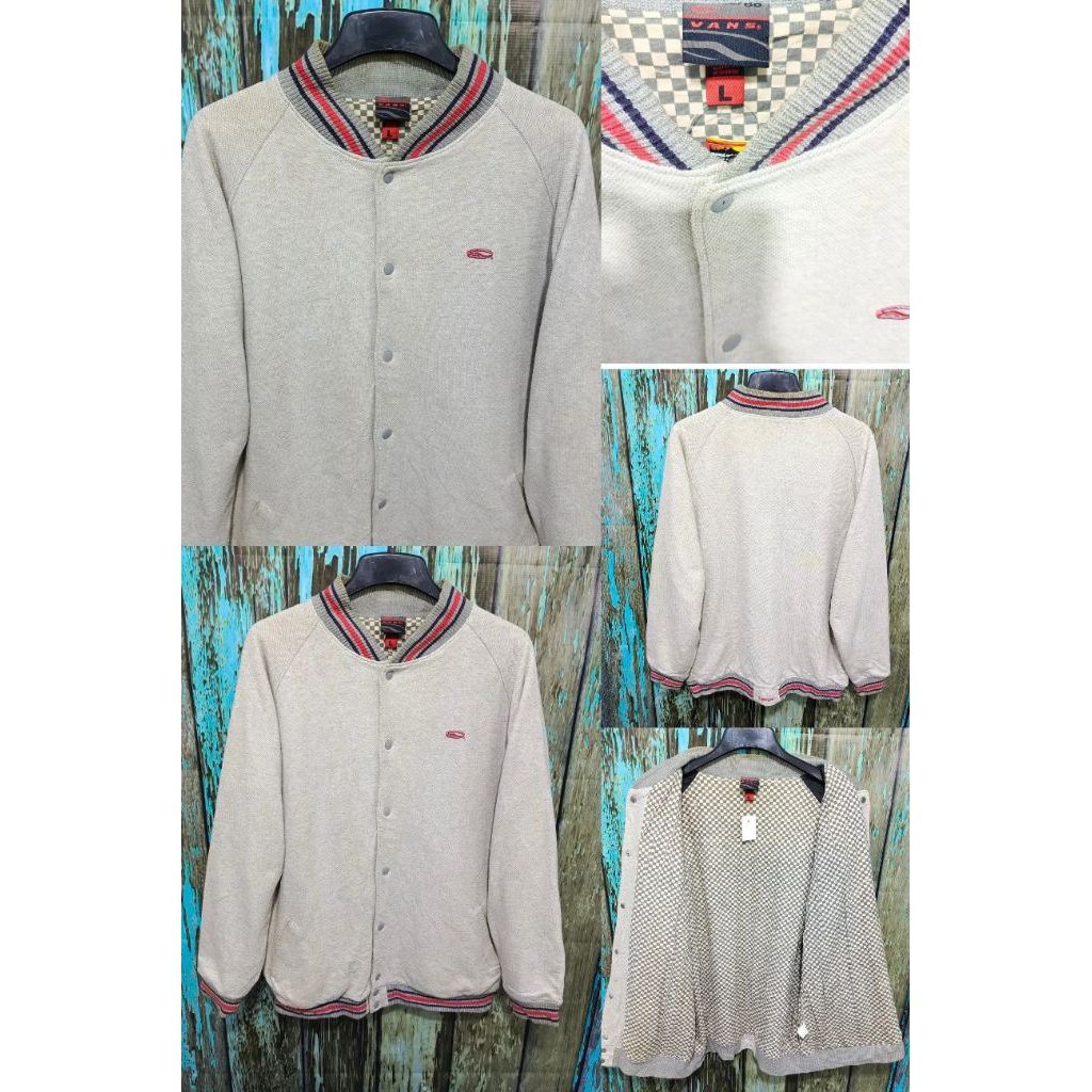 Jaket varsity VANS keren size XL (P 79cm L 64cm)