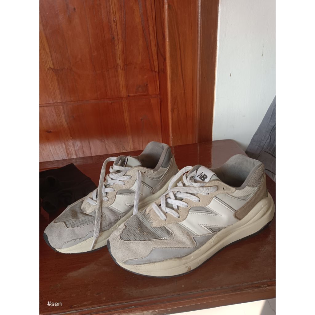 sepatu NB 5740 ukuran 42