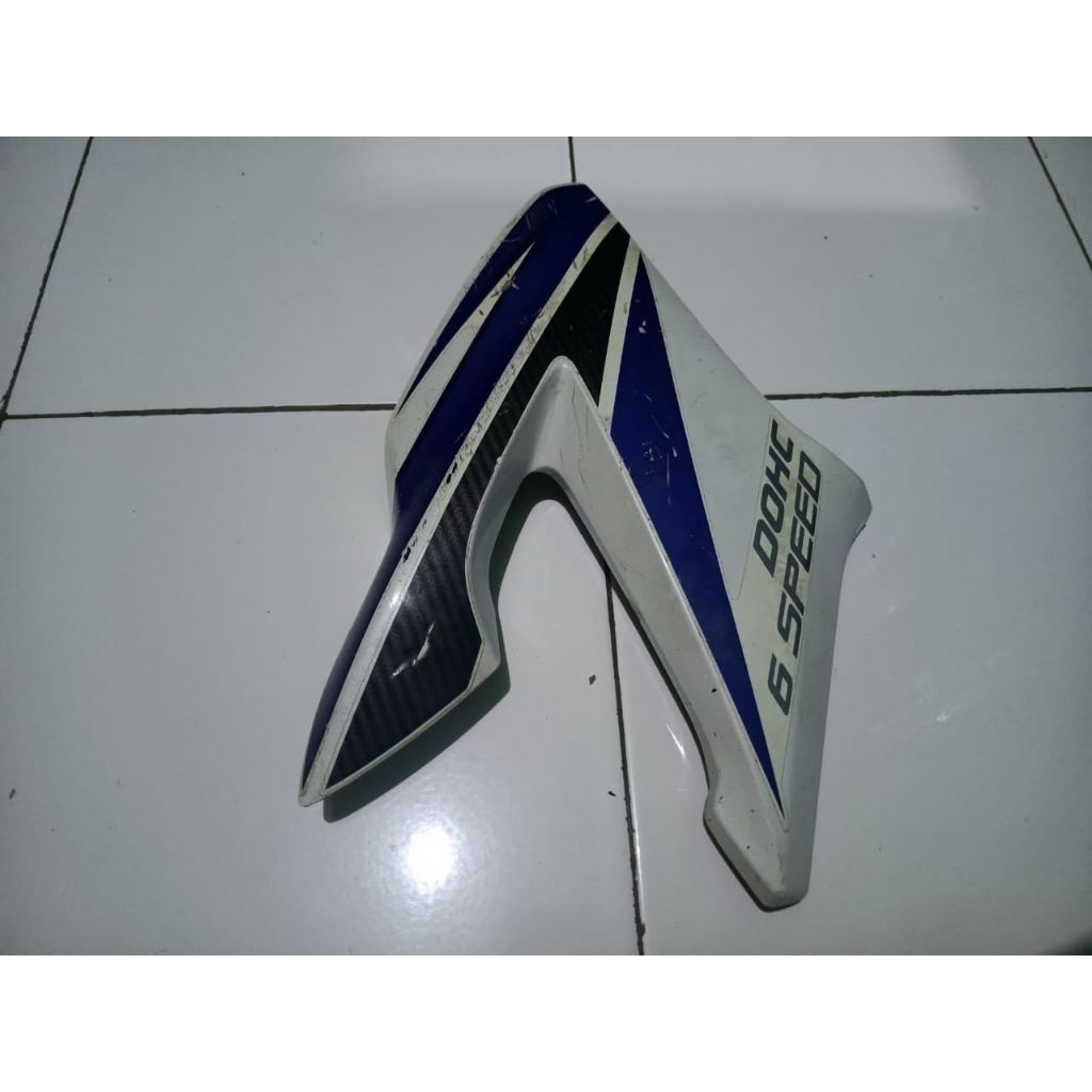 cover sayap samping sebelah kanan  Honda cb150 r old second originall