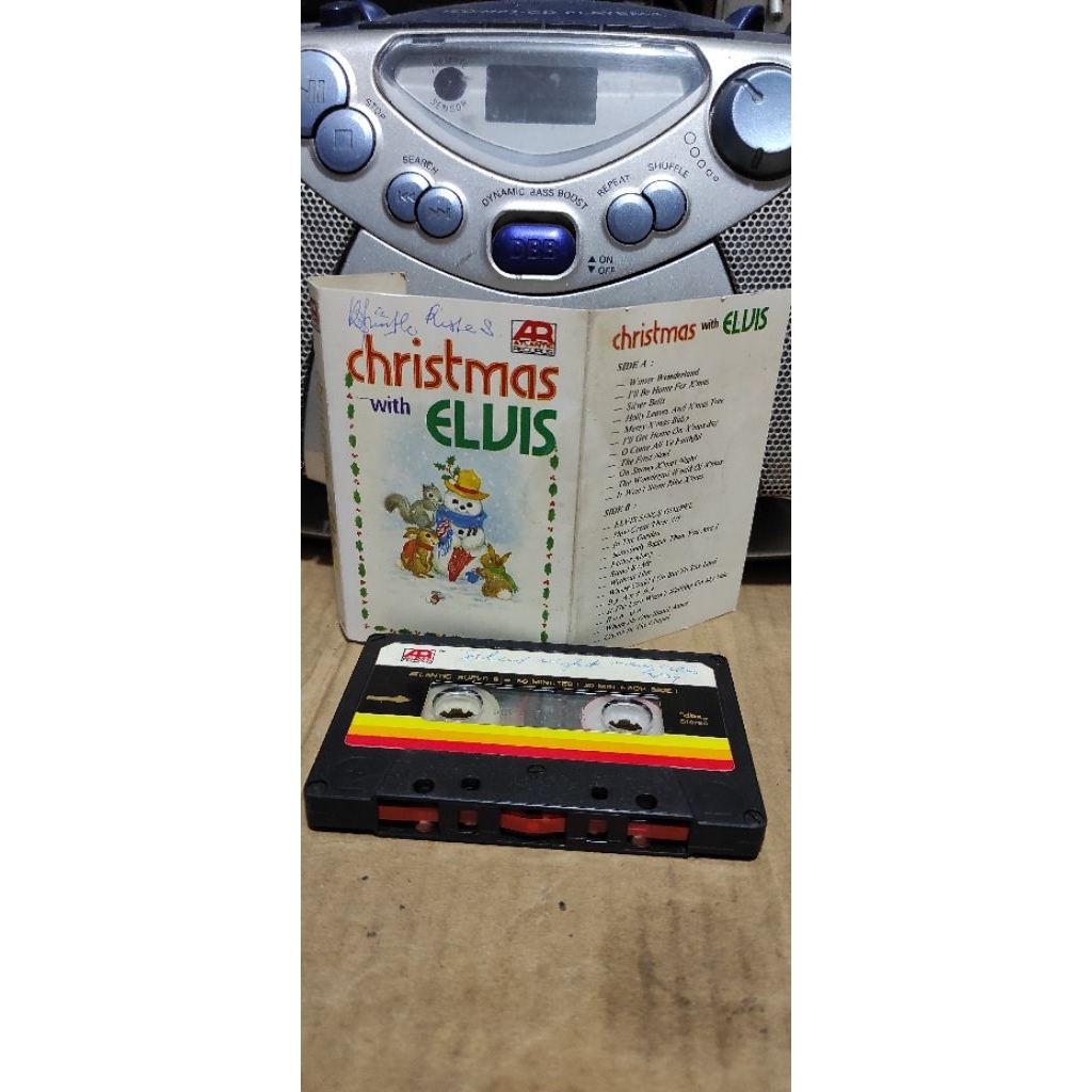 kaset pita Christmas with Elvis