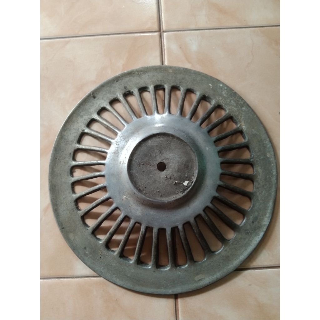 wheel dop vespa ring 10 bekas (sebelah)