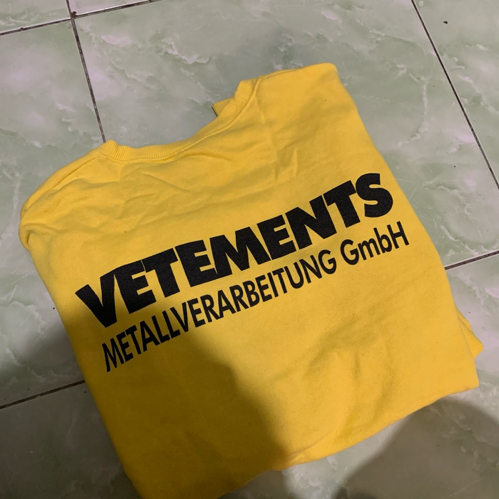 crewneck vetements