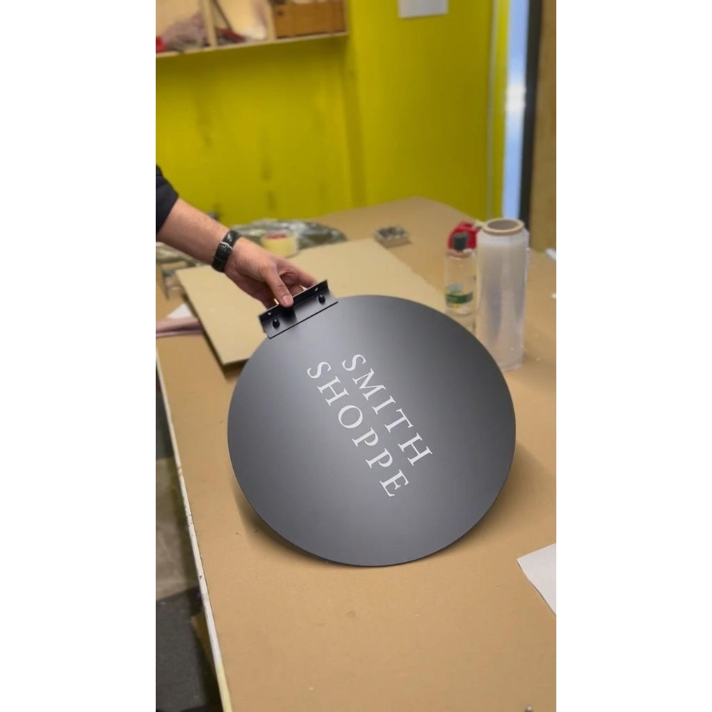 

Papan logo toko custom