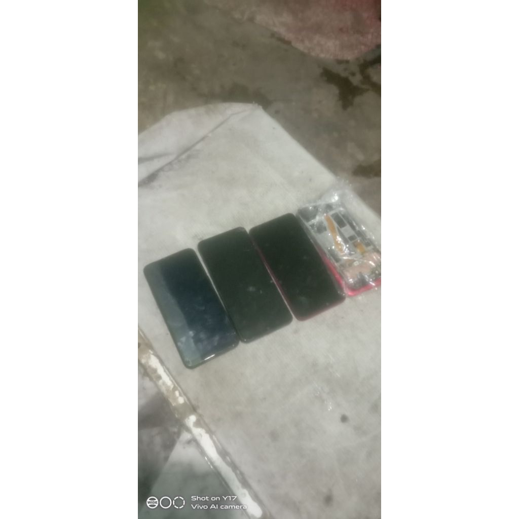 matot all tipe ram3/4..mati perawan . jual gameling lcd masih bawaan ..  retak dikitt .. jual borong