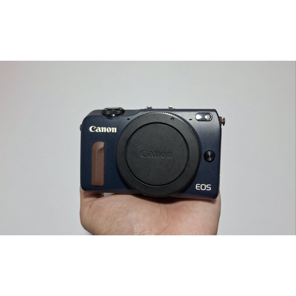 Kamera Canon Mirrorless M2