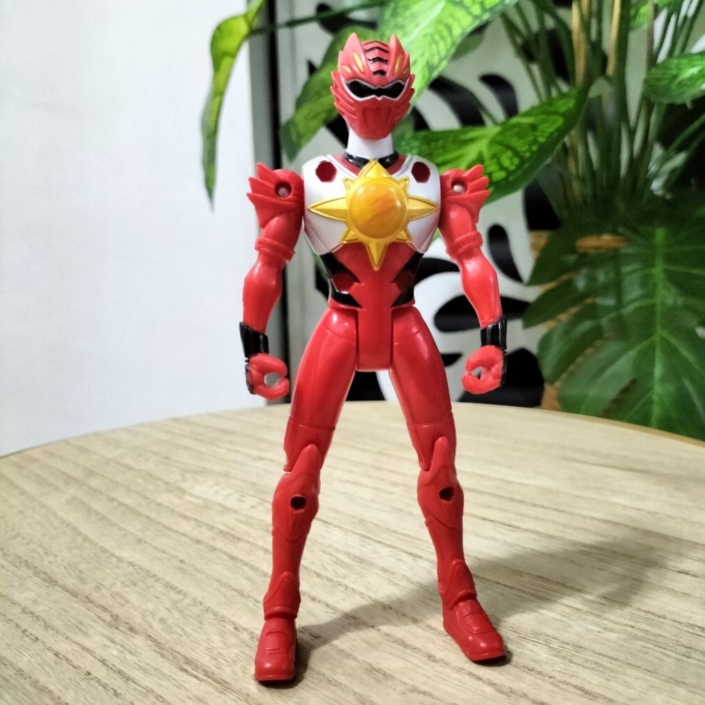 Power Ranger Jungle Fury Red Ranger
