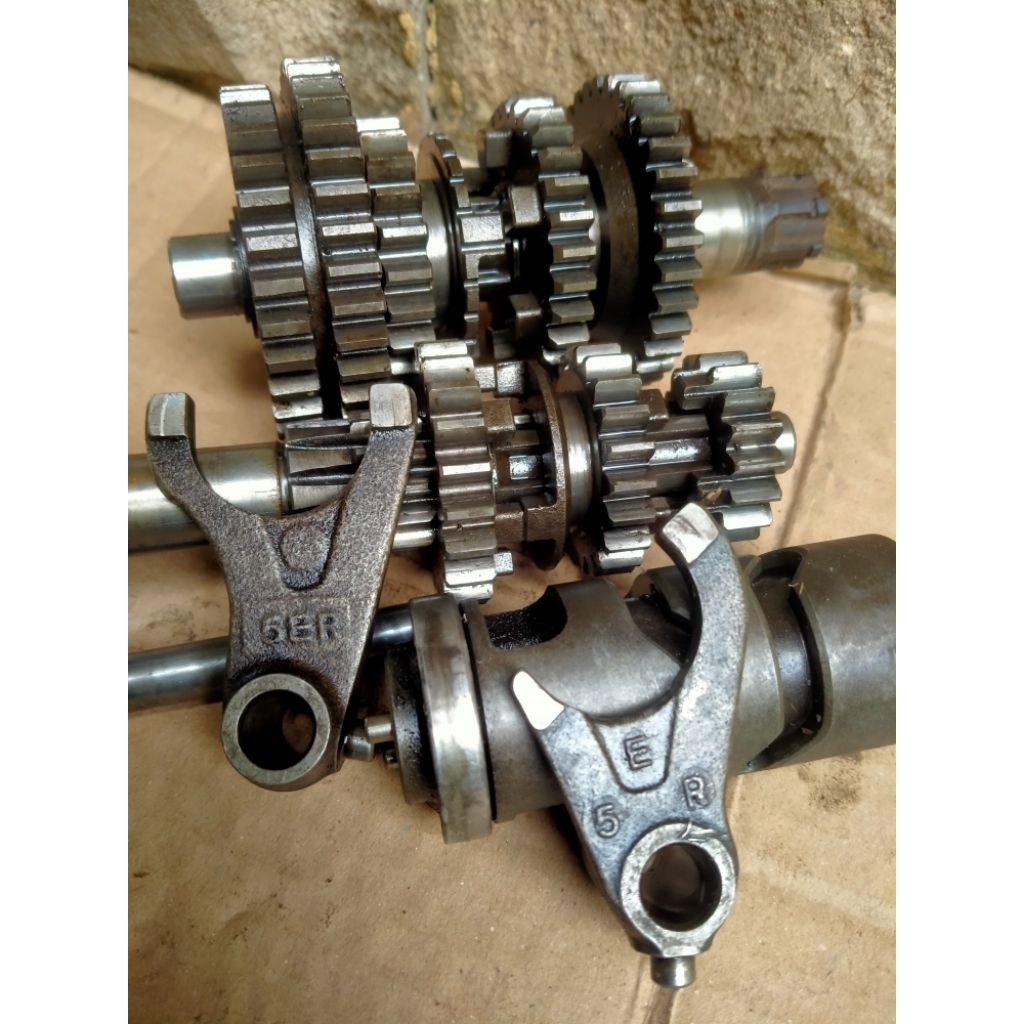 tranmisi gigi rasio vega r lama crypton kode 5ER original copotan MOTOR