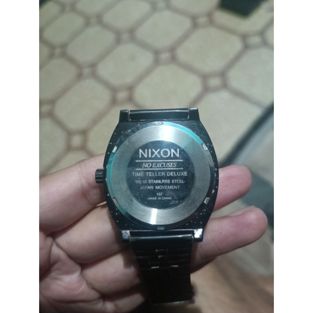 jam tangan nixon