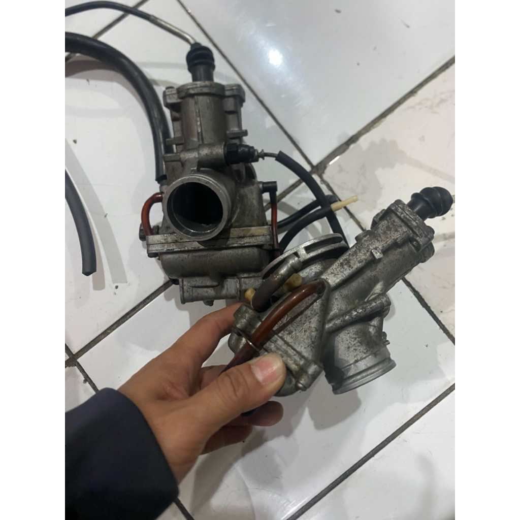 Karburator suzuki RGV250