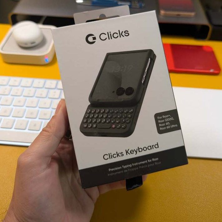 CLICKS Keyboard for Motorola Razr