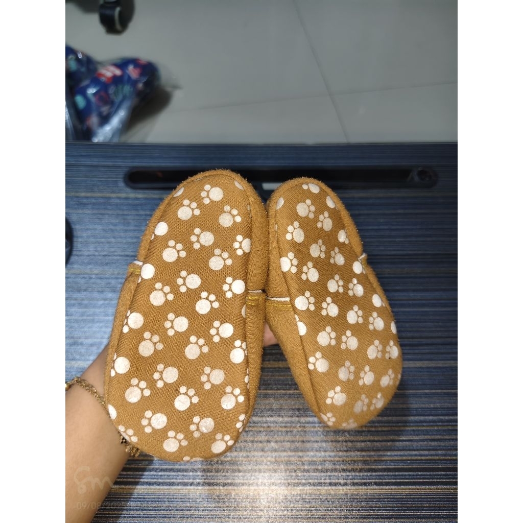 preloved Sepatu strawberry