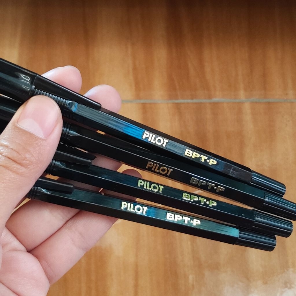 Pulpen PILOT (1 BIJI)