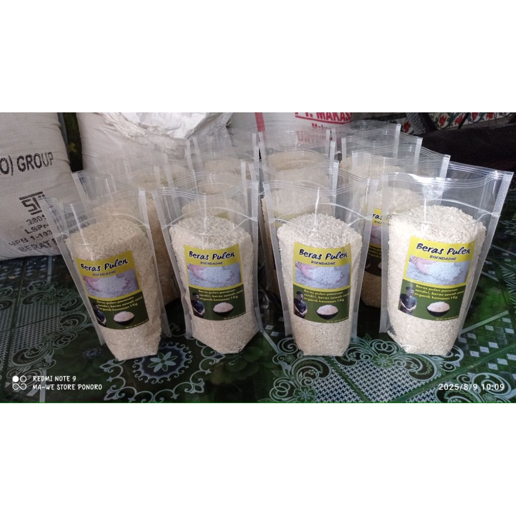 

Beras pulen panenan sendiri beras sawah semi organik kemasan 1.000gr