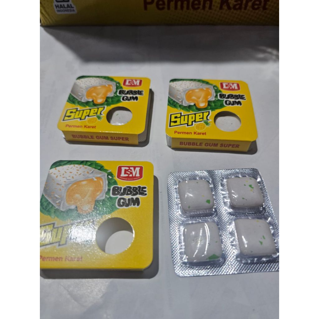 

Permen karet " Bubble gum Super " rasa nanas 1 box isi 30 pcs